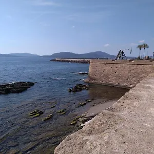 Piazza Ginnasio Gasthuis Alghero